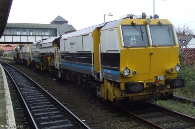 Photo of DR 75404 & DR75405